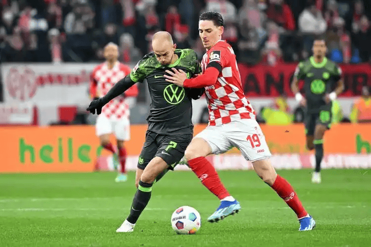 德甲周六016前瞻：霍芬海姆主场冲欧冠！5名VS11名，遇苦主能否打破小球魔咒？